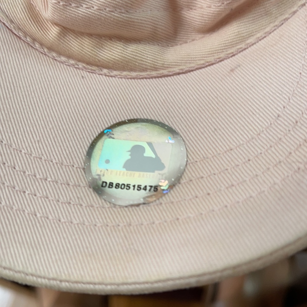 Women’s CUBS baseball cap. Size XS - Picture 4 of 4